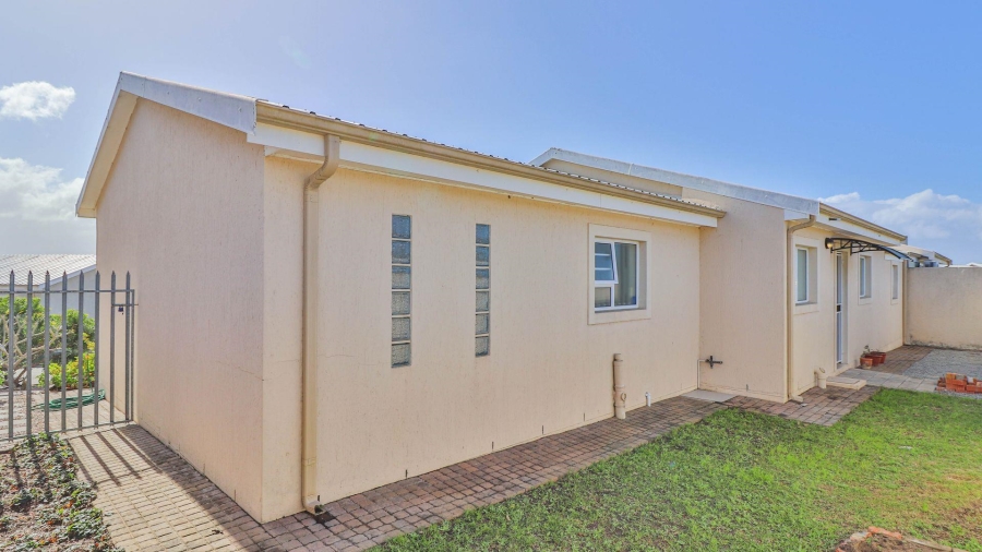 To Let 3 Bedroom Property for Rent in Heiderand Western Cape